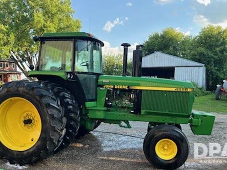 1989-john-deere-4555-image-1