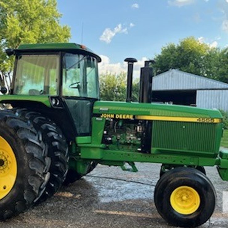 1989 JOHN DEERE 4555