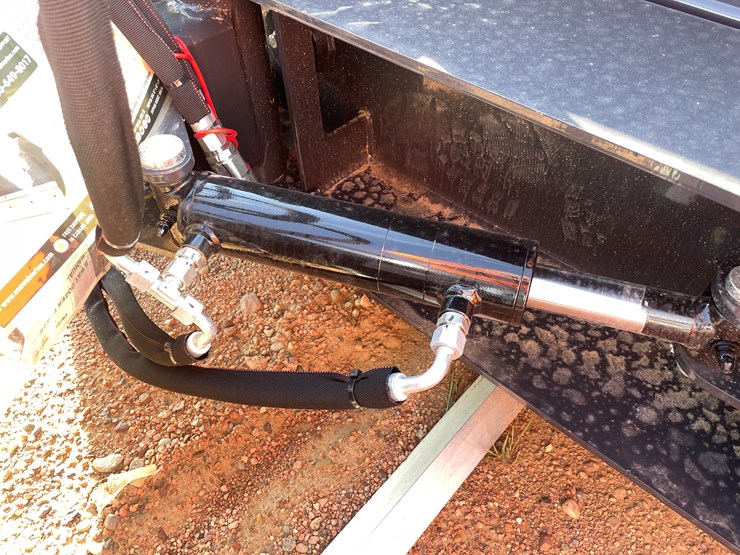 #4053-•-wolverine-84"-dozer-blade-attachment-image-11