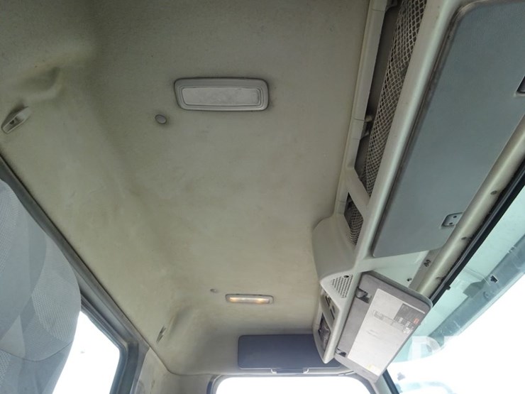 2007-volvo-vnl-day-cab-truck-(pz13987,-unit-110)-image-85