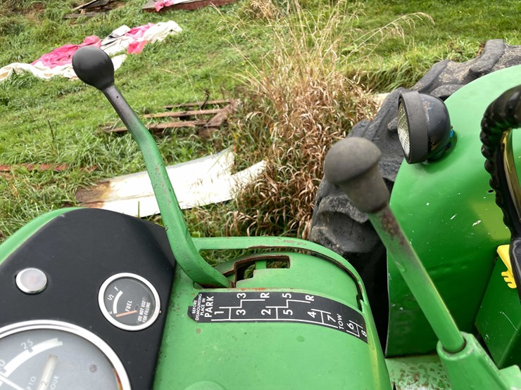 john-deere-3010-image-25