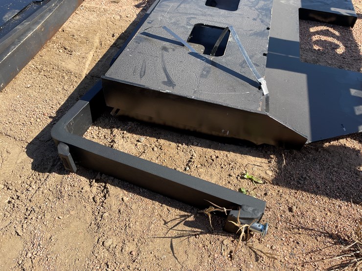 #4138-•-universal-pallet-fork-attachment-image-5