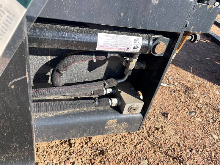 #4092-•-wolverine-pallet-fork-hydraulic-adjustable-attachment-image-10