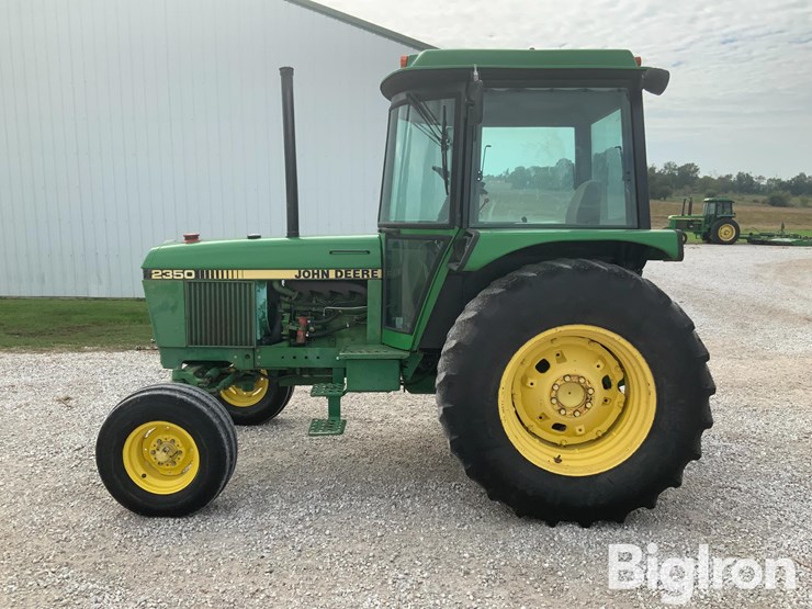 1983-john-deere-2350-image-8