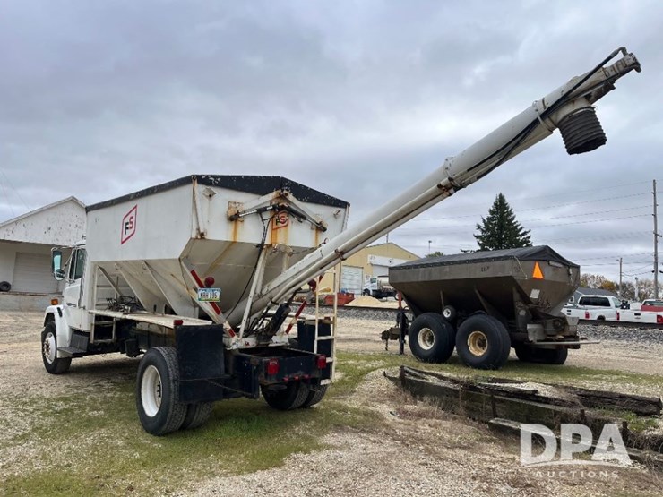 1995-freightliner-fl70-image-11