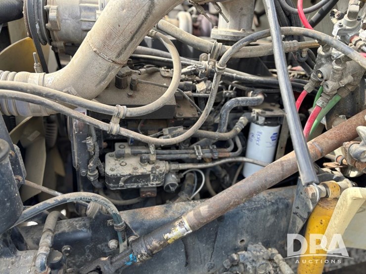 2000-freightliner-fl70-image-43