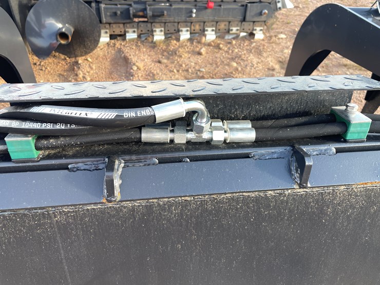 #4050-•-84"-smooth-faced-grapple-bucket-attachment-image-5