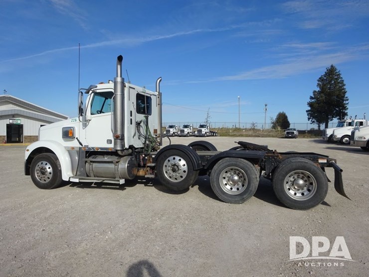 2018-freightliner-coronado-day-cab-glider-truck-(pz13985,-unit-775)-image-36