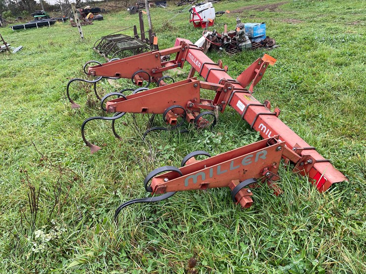 #8126-•-miller-cultivator-image-5