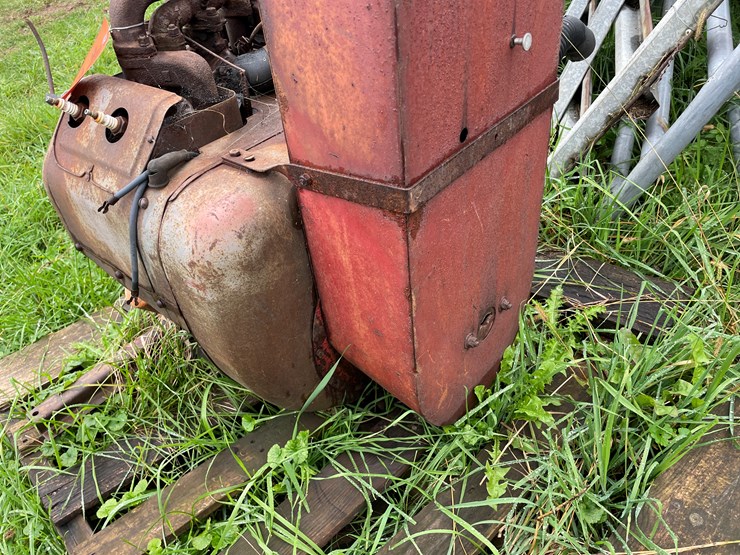 #9614-•-wisconsin-4-cylinder-engine-image-5