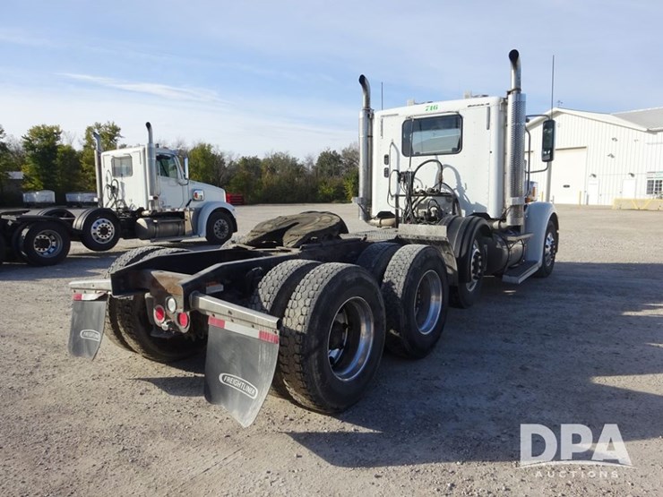 2016-freightliner-coronado-day-cab-glider-truck-(pz13983,-unit-716)-image-23