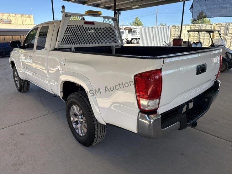 2017-toyota-tacoma-image-5