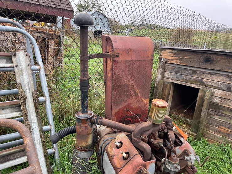 #9614-•-wisconsin-4-cylinder-engine-image-3