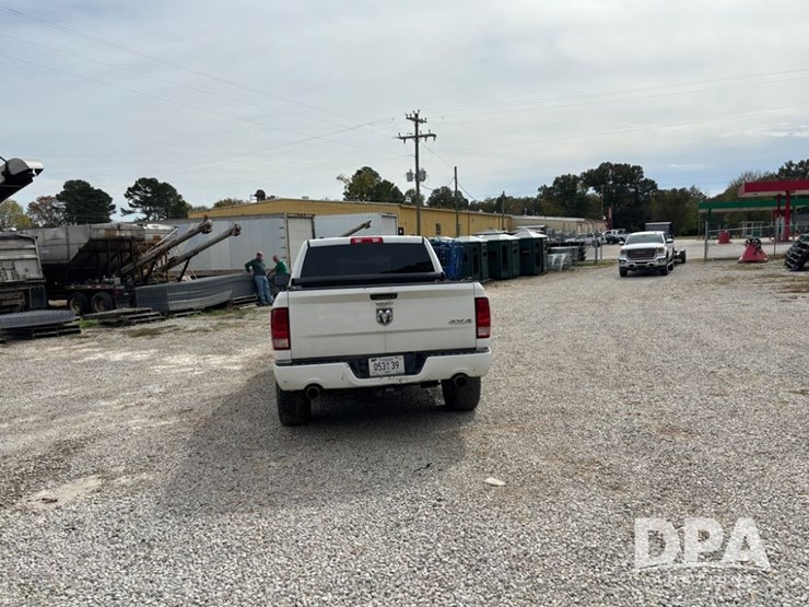 2013-dodge-ram-1500-image-4