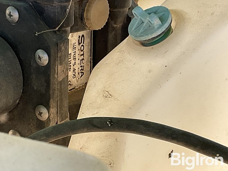 monsanto-250-gallon-liquid-fertilizer-poly-shuttles-image-11