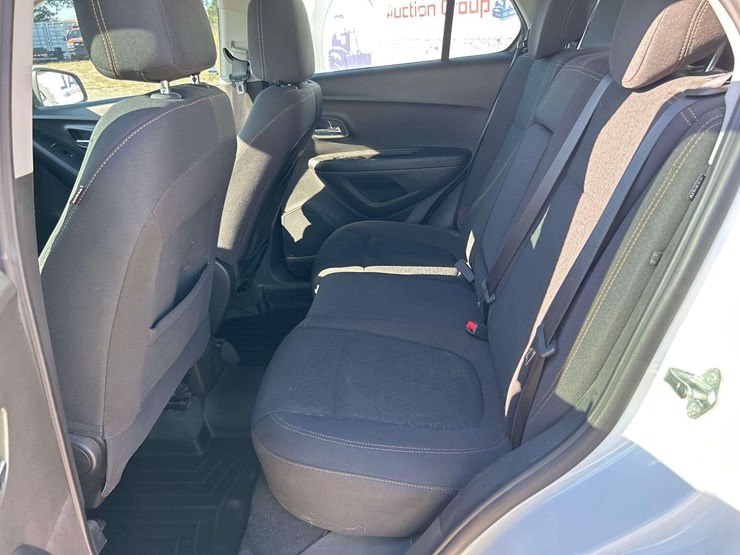 2017-chevrolet-trax-ls-suv-image-19