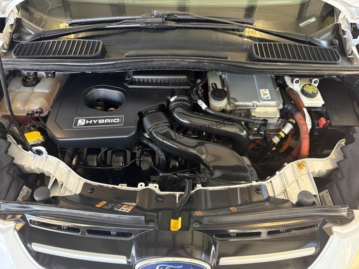 2014-ford-c-max-hybrid-wagon-image-12