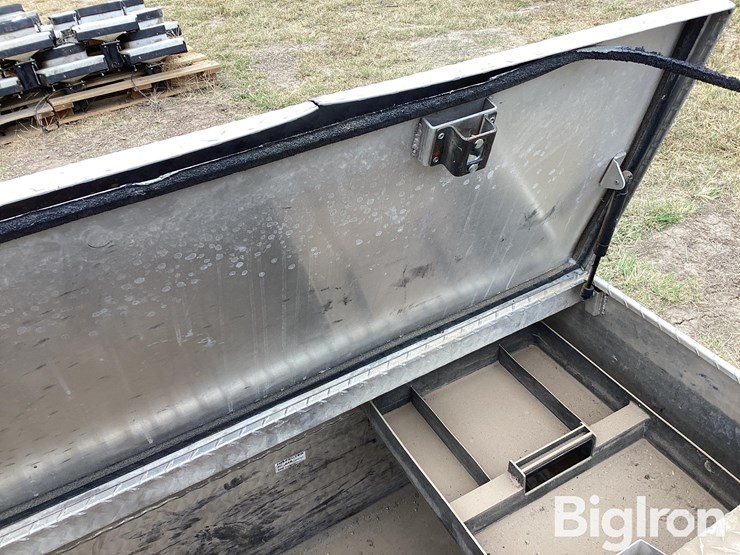 john-deere-24-image-16