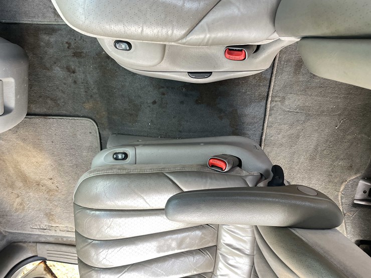 1999-chrysler-town-&-country-image-96