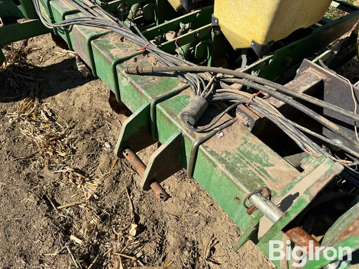 john-deere-7100-image-10