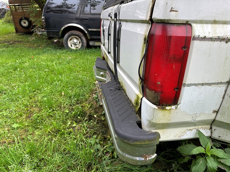 1995-ford-f350-xlt-image-23