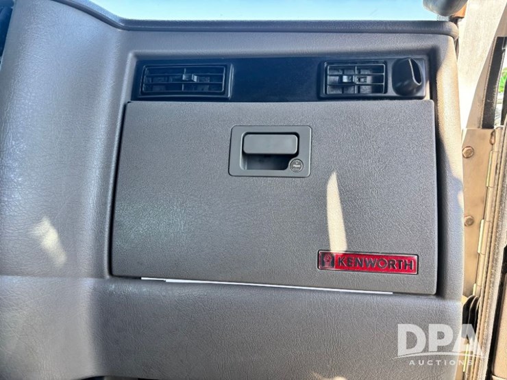 2013-kenworth-t370-image-68