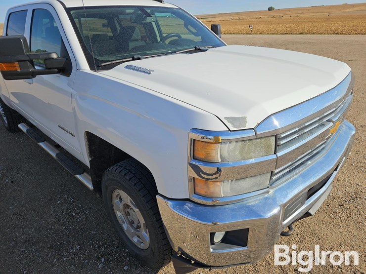 2015-chevrolet-silverado-2500-image-11