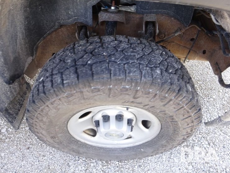 2006-chevrolet-2500hd-image-35