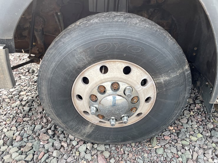 #1002-•-2021-international-semi-tractor-(has-mi-title)-image-60