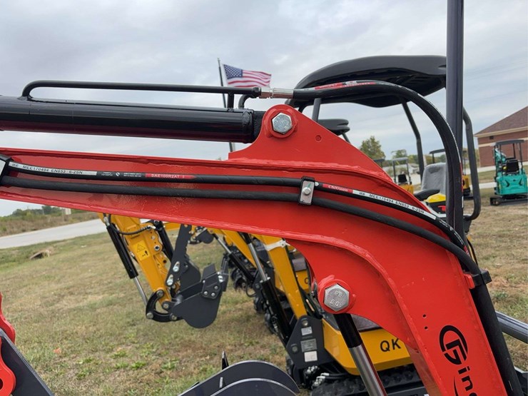 mini-excavator-mx12rx-image-11