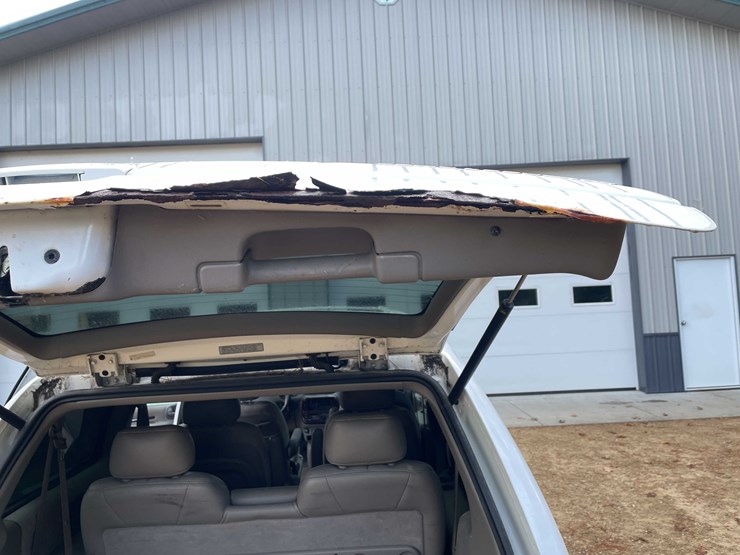 1999-chrysler-town-&-country-image-74