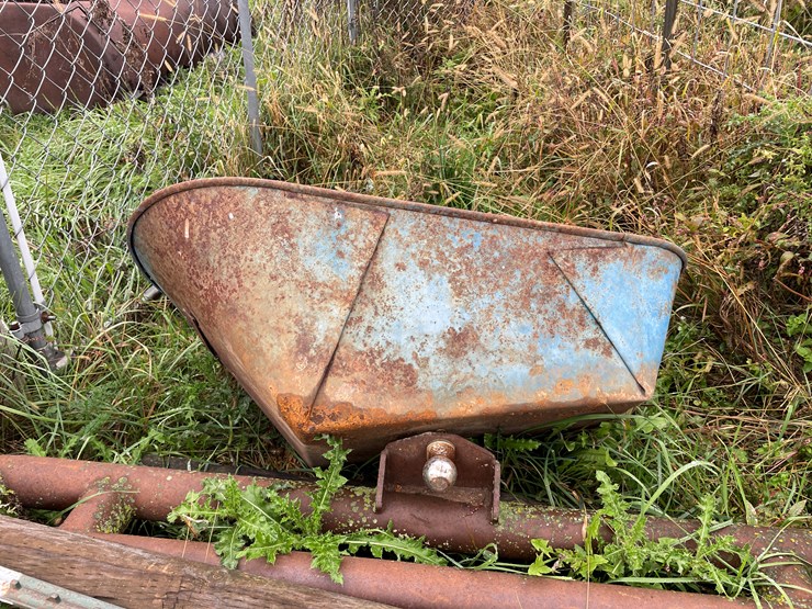 #9610-•-pile-of-miscellaneous-metal-image-11