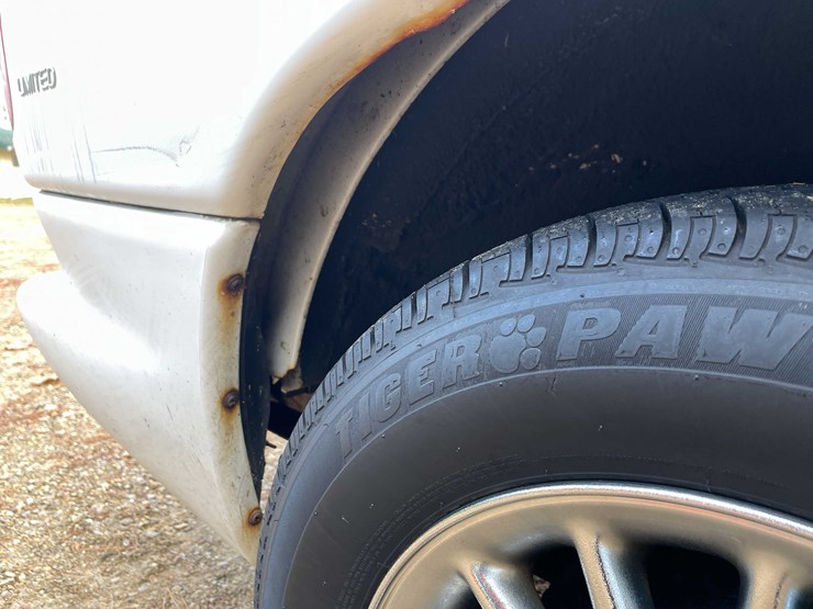 1999-chrysler-town-&-country-image-43