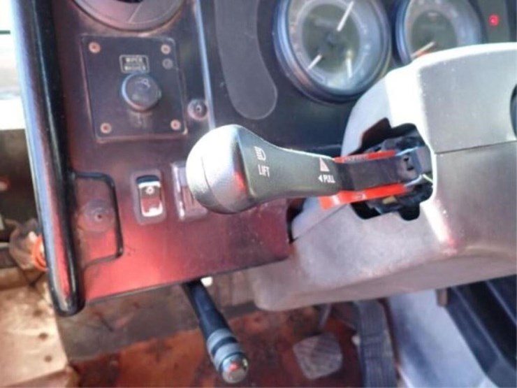 2008-freightliner-mt55-image-15