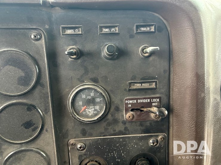 1992-international-9400-image-55