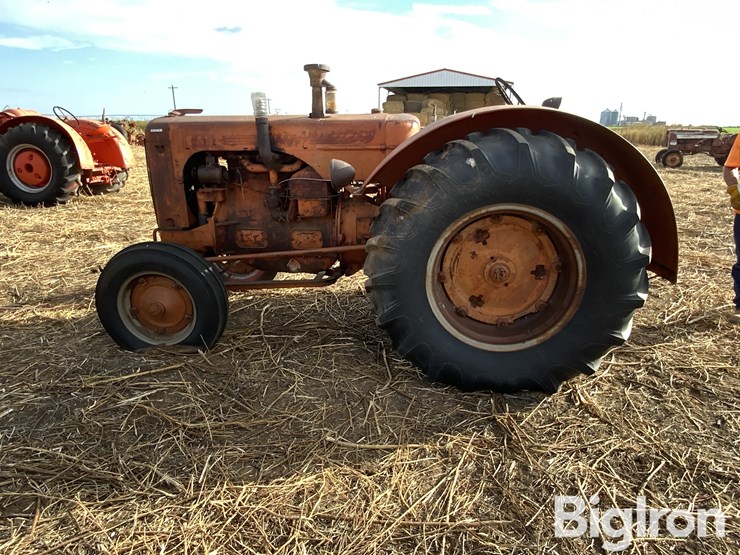 case-la-2wd-tractor-image-8