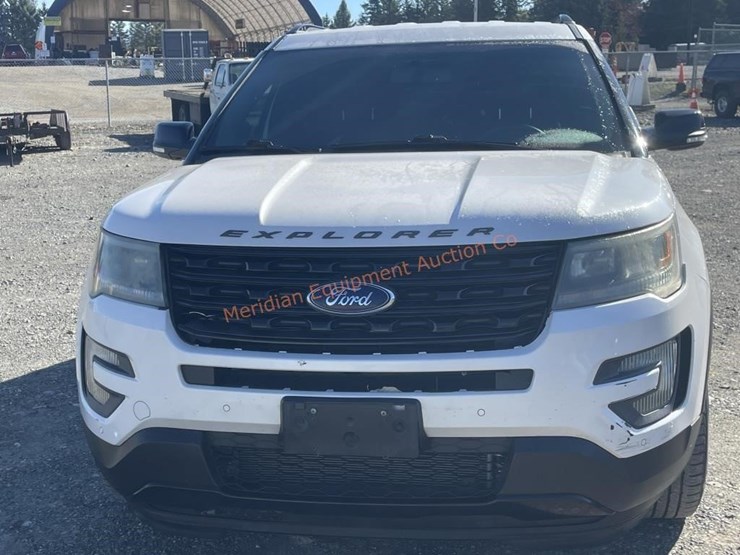 2016-ford-explorer-image-4