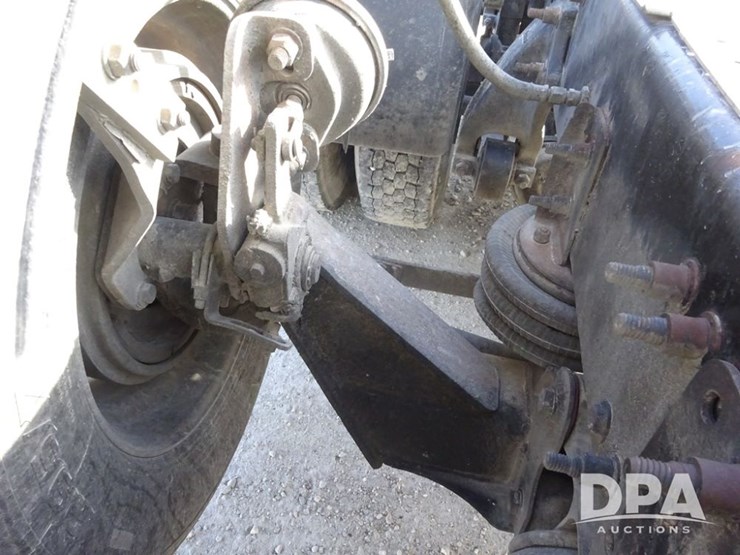 2016-freightliner-coronado-day-cab-glider-truck-(pz13983,-unit-716)-image-62