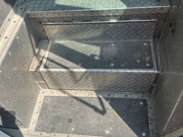 2012-ford-f59-image-26