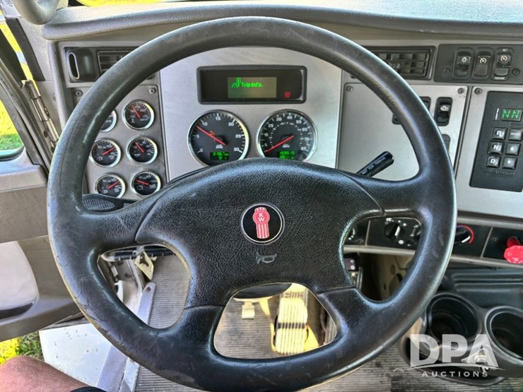 2013-kenworth-t370-image-76