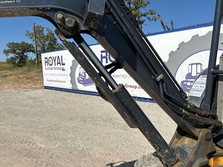 2016-deere-35g-image-18