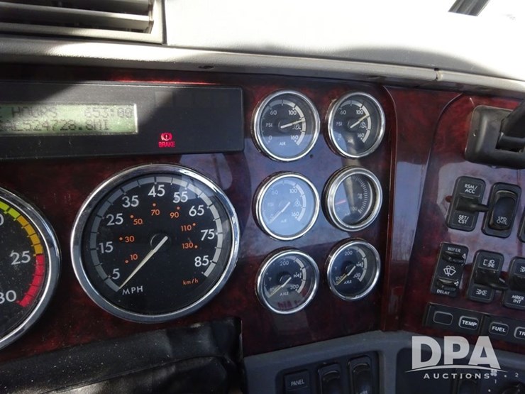 2018-freightliner-coronado-day-cab-glider-truck-(pz13985,-unit-775)-image-111