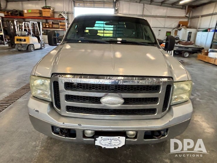 2006-ford-f350-xlt-image-3