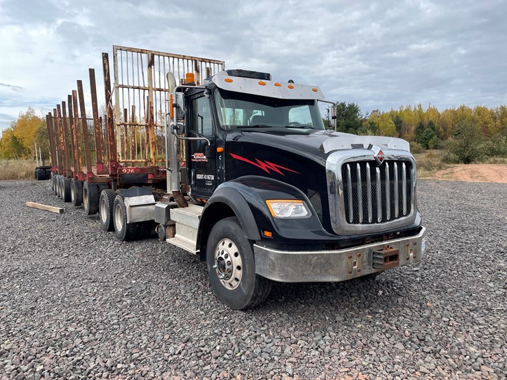 #1002-•-2021-international-semi-tractor-(has-mi-title)-image-2