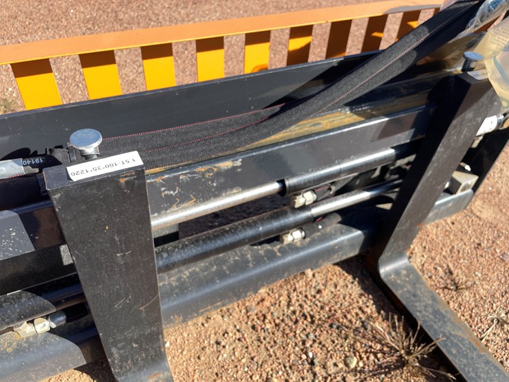 #4091-•-wolverine-pallet-fork-hydraulic-adjustable-attachment-image-12