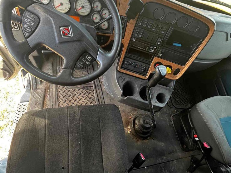 2016-international-prostar-image-11