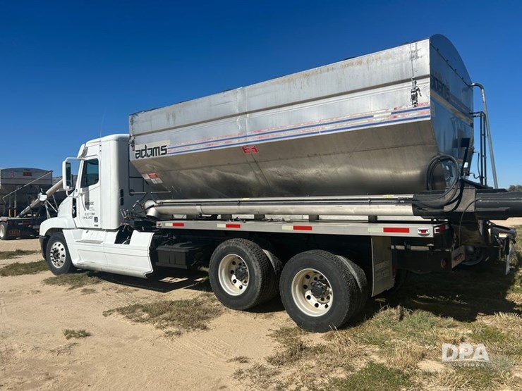 2006-freightliner-century-dry-truck-(cp1180-unit-16052)-image-4