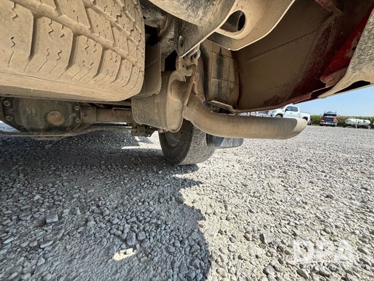 2017-ram-1500-slt-image-35