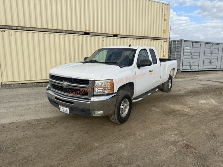 2008-chevrolet-silverado-2500-lt-image-2
