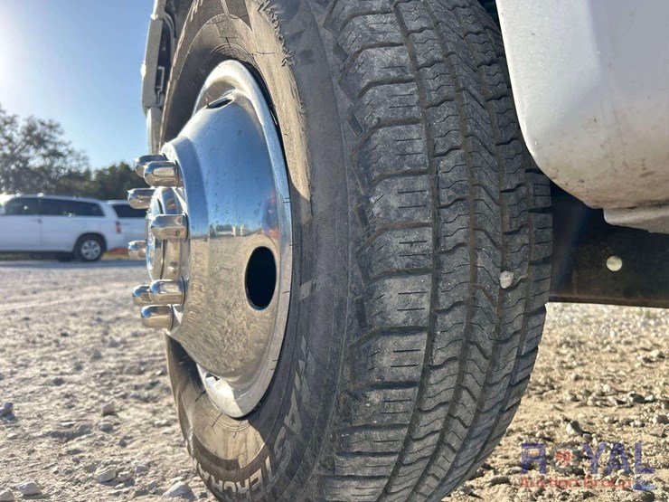 2005-ford-f350-image-26